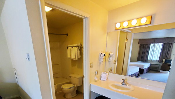 2 Queen Beds Non Smoking Photo 3